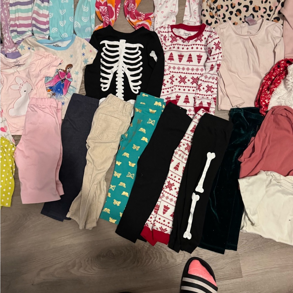 Assorted Baby Clothing Set -Size 24 Months & 2T - Picture 6 of 8